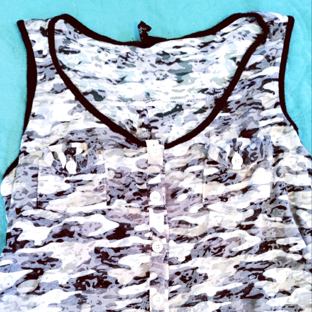 Eye Candy black and white crop top